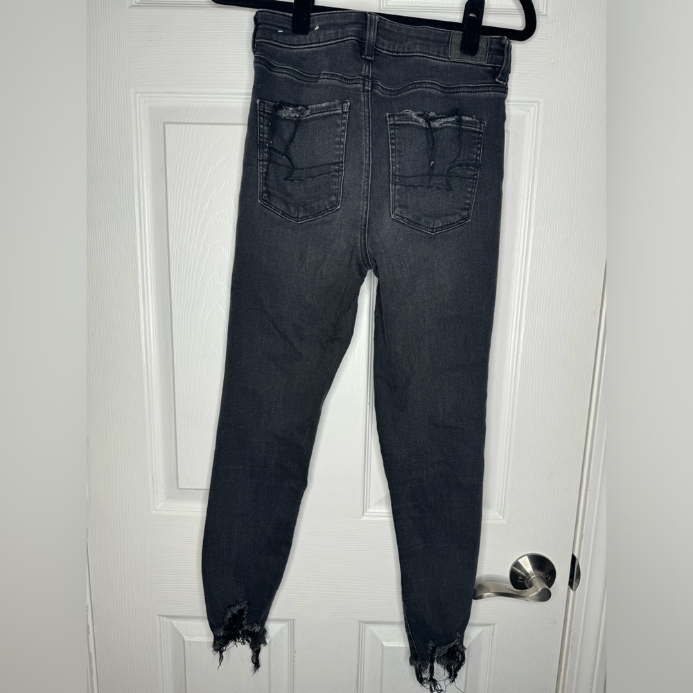 AMERICAN EAGLE Next Level Stretch Skinny Raw Hem Distressed Black Denim Size 4R - Picture 3 of 7